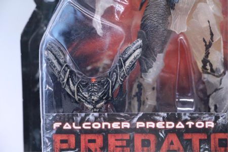 NECA Falconer Predators Falconer Predator PVC Action Figure Collectible Model Toy with Removable Waist Blade