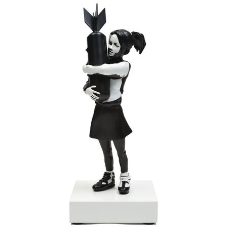 Bomb Hugger Banksy Sculpture Bomb Girl Street Art Resin Statue Creative Home Decor Modern Figurines Art Gifts Desktop