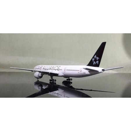 Hogan 1:500 ANA Star Alliance 777-300ER JA731A Airplane Model