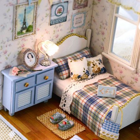Doll House Furniture DIY Miniature 3D Wooden Miniaturas Dollhouse With Dust Cover Toys for Children Birthday Gifts Handmade