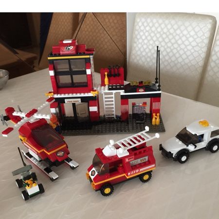 Sluban Building Blocks 0225 Toys For Children City Fire Station Building Blocks DIY Model Toys Blocks Firefighter Block Gifts