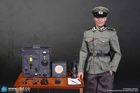 1/6 Scale DID D80133 World War II Military Communication Center Radio Division Toys