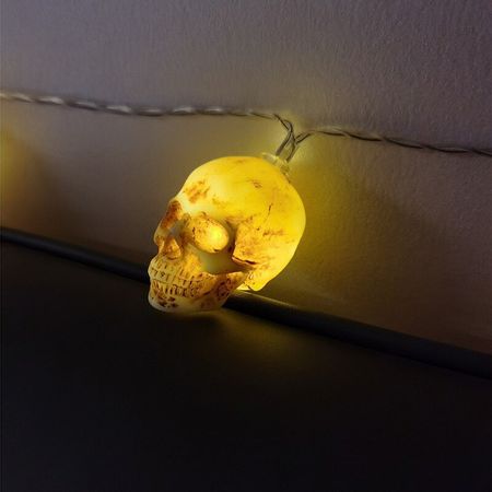 A string of 10 skull head led lights miniature resin holiday decoration led lights party decoration lights home decoration