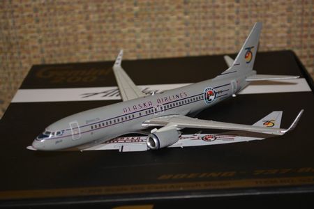1:500 Alaska Airlines   737-800   N569AS  aircraft model