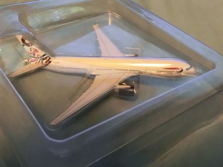 GeminiJets 1:400 British Airways  Boeing 777-200  Canada G-VIIN Airplane Model