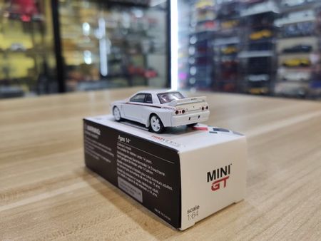 MINIGT 1:64 Skyline  Nissans GTR R32 Collection Metal Die-cast Simulation Model Cars Toys
