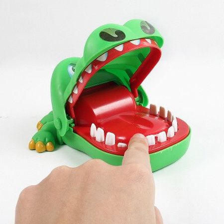Creative Practical Jokes Mouth Tooth Alligator Hand Children's Toys Family Games Classic Biting Hand ligh toys for children